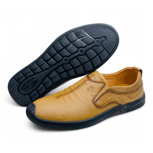 Men's Casual Leather Loafers with Rugged Outsole - Style and Comfort