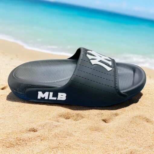  MLB Slides - New York Yankees - Comfort and Style