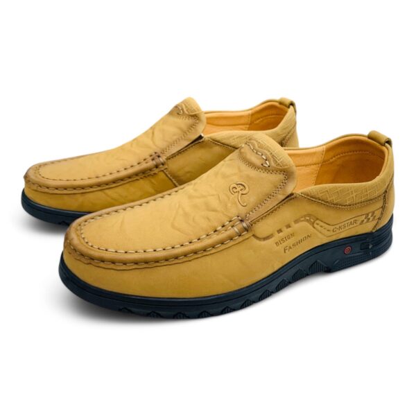 Men's Casual Leather Loafers with Rugged Outsole - Style and Adventure