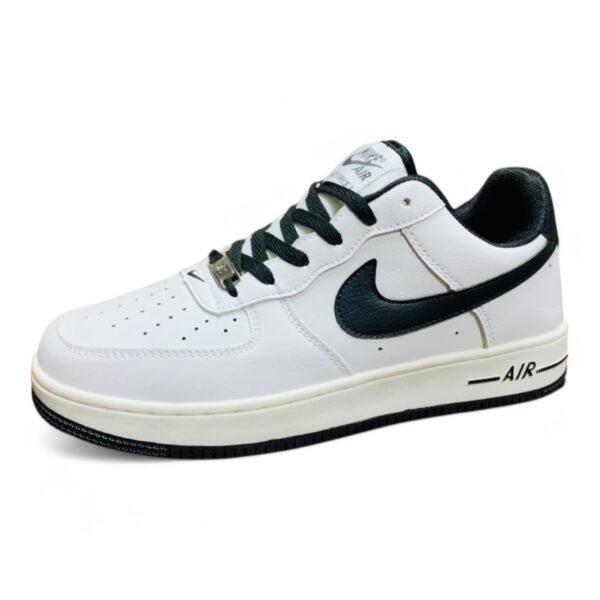  Men's Classic Sneakers with Air Cushioning - Comfort and Style