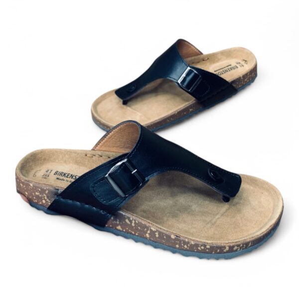  Birkenstock Arizona Sandals - Classic Two-Strap Comfort in black/brown