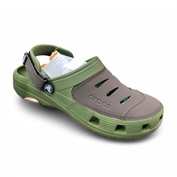 Crocs Classic Clog - Comfort and Style