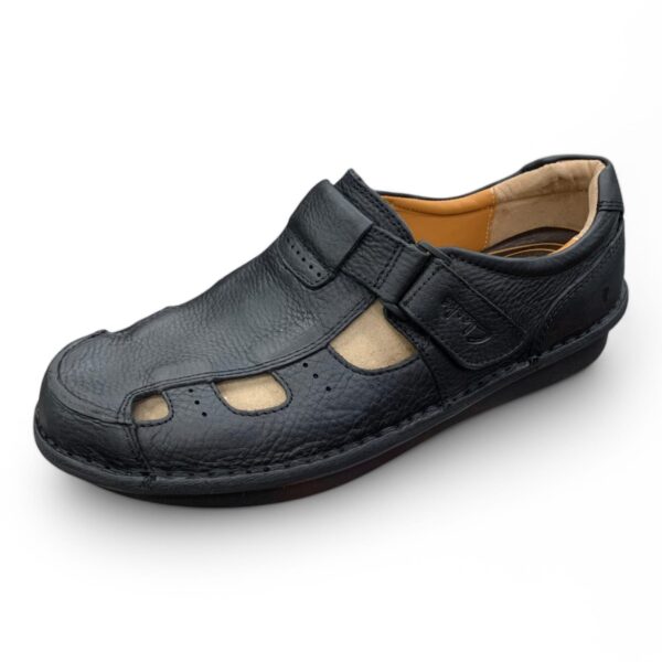 Men's Black Leather Fisherman Sandals - Cushioned Comfort & Unique Detailing