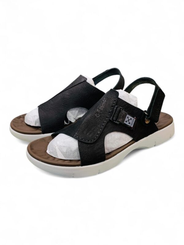 Men's Leather Sandals with Buckle Closure - Summer Comfort and Style